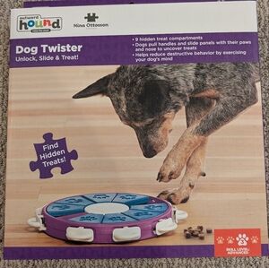 Outward Hound Dog Twister Interactive Treat Puzzle Dog Toy Level 3